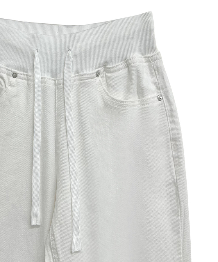 ローライズブーツカットデニム