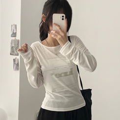 レタリングスリムラウンド長袖Tシャツ IVORY