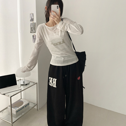 レタリングスリムラウンド長袖Tシャツ IVORY