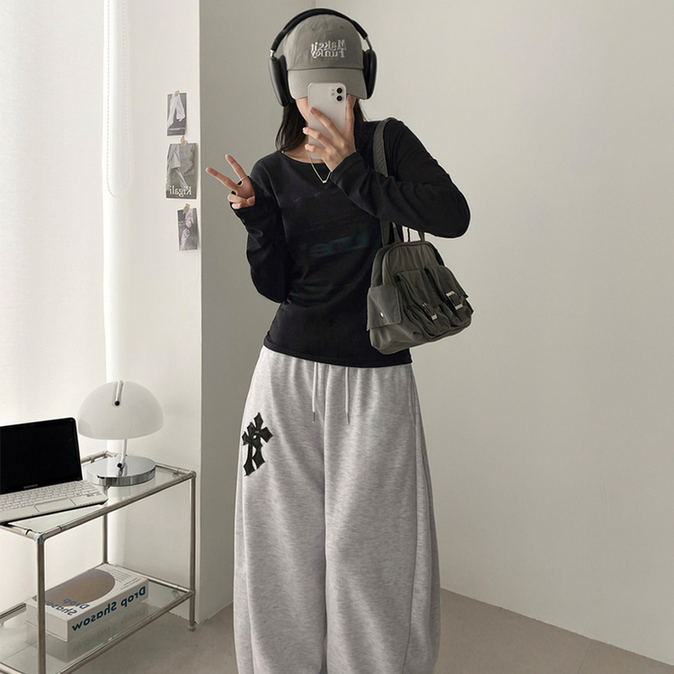 レタリングスリムラウンド長袖Tシャツ BLACK