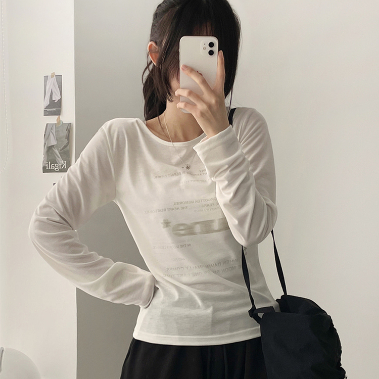 レタリングスリムラウンド長袖Tシャツ IVORY