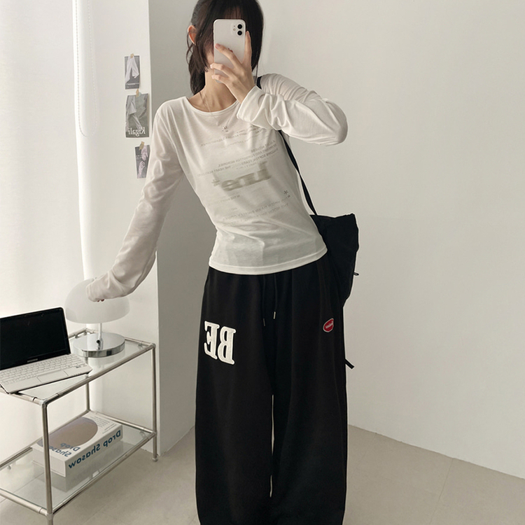 レタリングスリムラウンド長袖Tシャツ IVORY