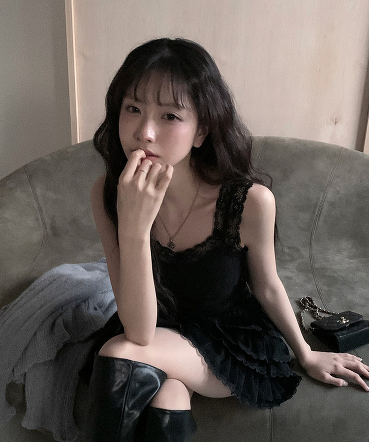 【カップ付き】ガーリーレースキャミソール BLACK