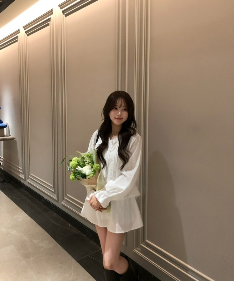 브이넥 티어드 블라우스 아이보리