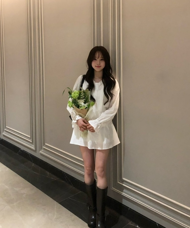 브이넥 티어드 블라우스 아이보리