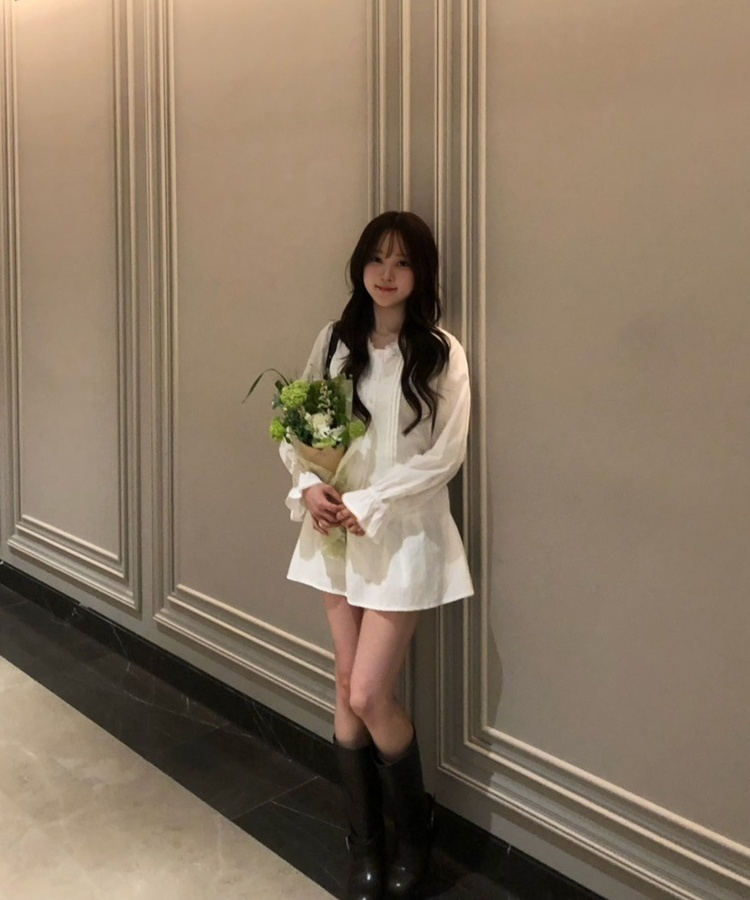 브이넥 티어드 블라우스 아이보리