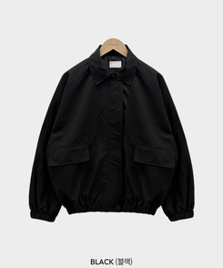 セミクロップドミリタリージャケット