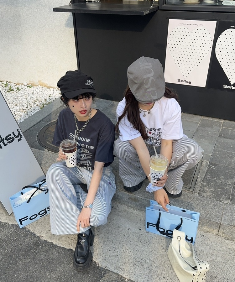 레터링 오버 티셔츠 네이비