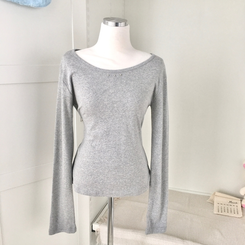 スタッズポイント長袖Tシャツ