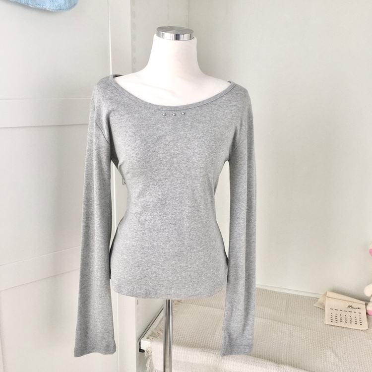 スタッズポイント長袖Tシャツ