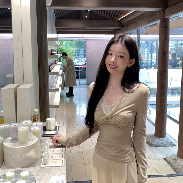 ホルターネックレースTシャツ BEIGE