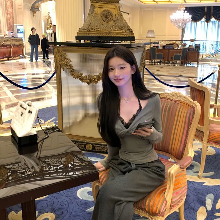 ホルターネックレースTシャツ GREY