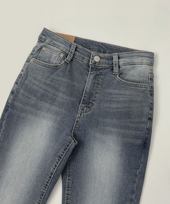 ベーシックブーツカットデニムパンツ