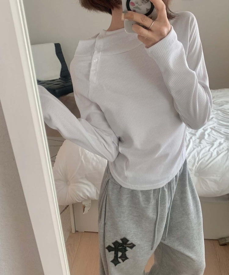 斜めボタンハイネックフードＴ IVORY