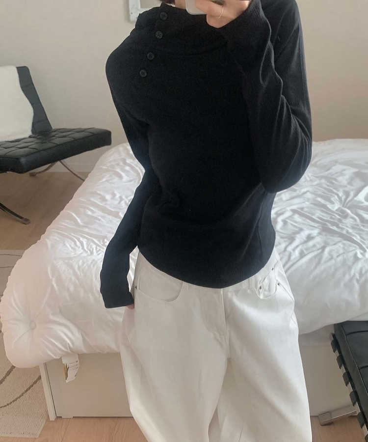 斜めボタンハイネックフードＴ BLACK