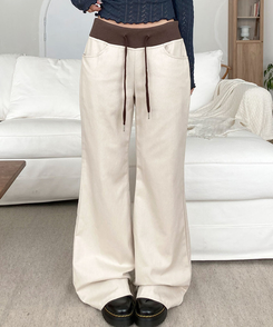 ストリングバックポケットブーツカットパンツ BEIGE