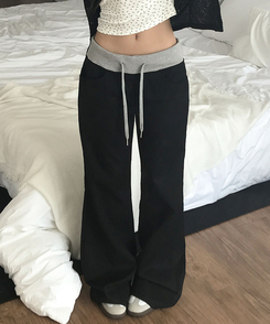 ストリングバックポケットブーツカットパンツ BLACK