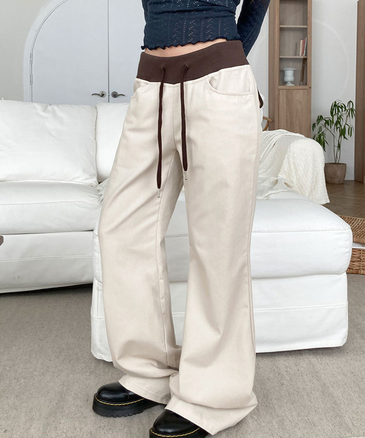 피온 와이드 배색 밴딩 스트링 백포켓 부츠컷 팬츠 베이지