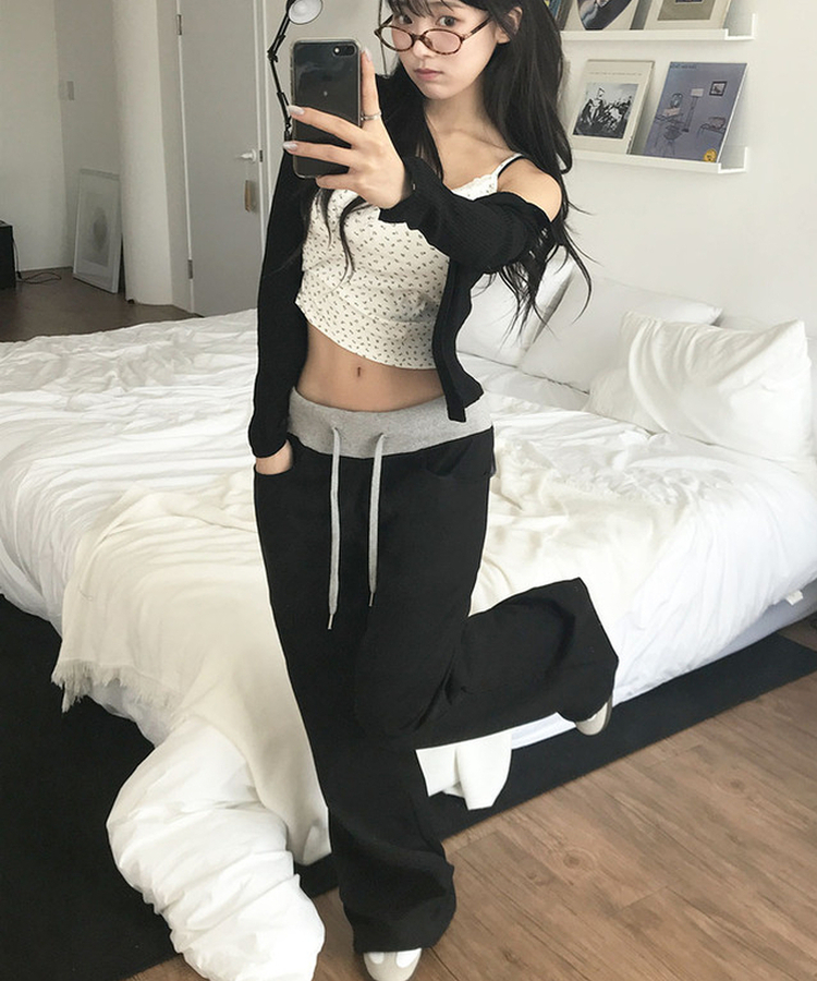 피온 와이드 배색 밴딩 스트링 백포켓 부츠컷 팬츠 블랙