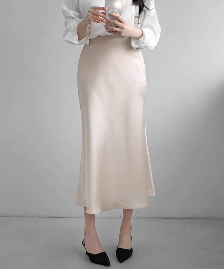 サテンマーメイドロングスカート BEIGE