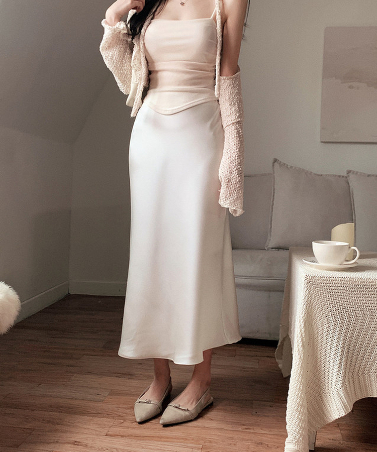 サテンマーメイドロングスカート BEIGE