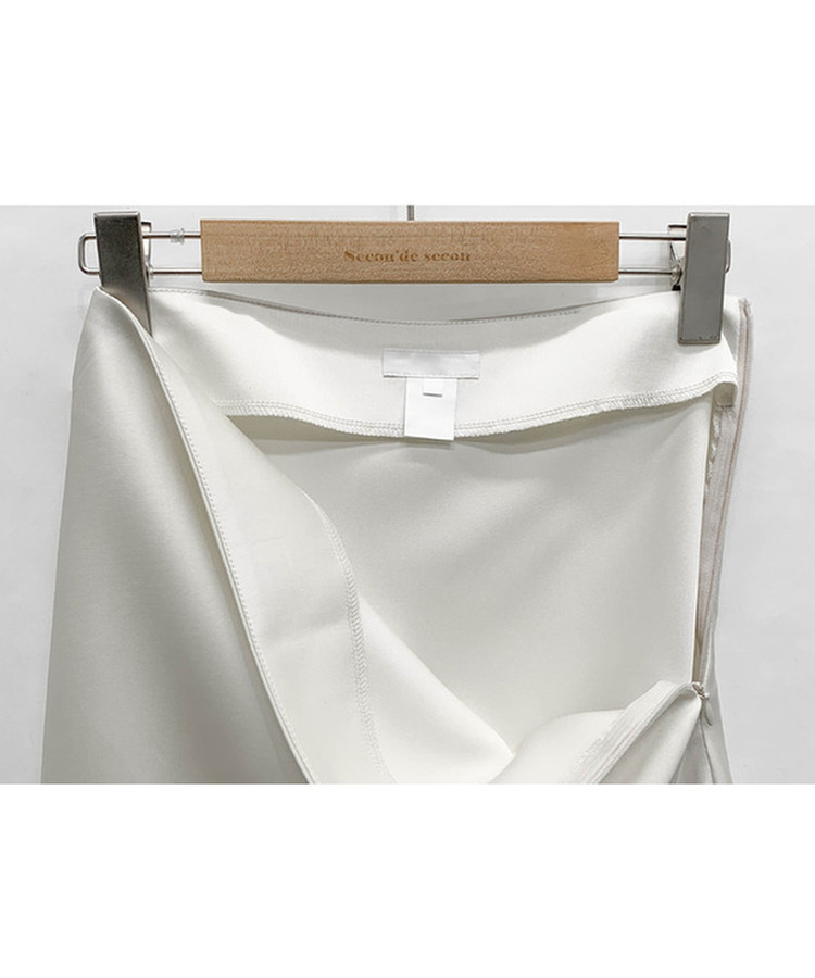 サテンマーメイドロングスカート