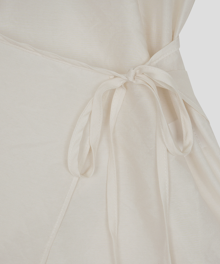 シースルーラップブラウス