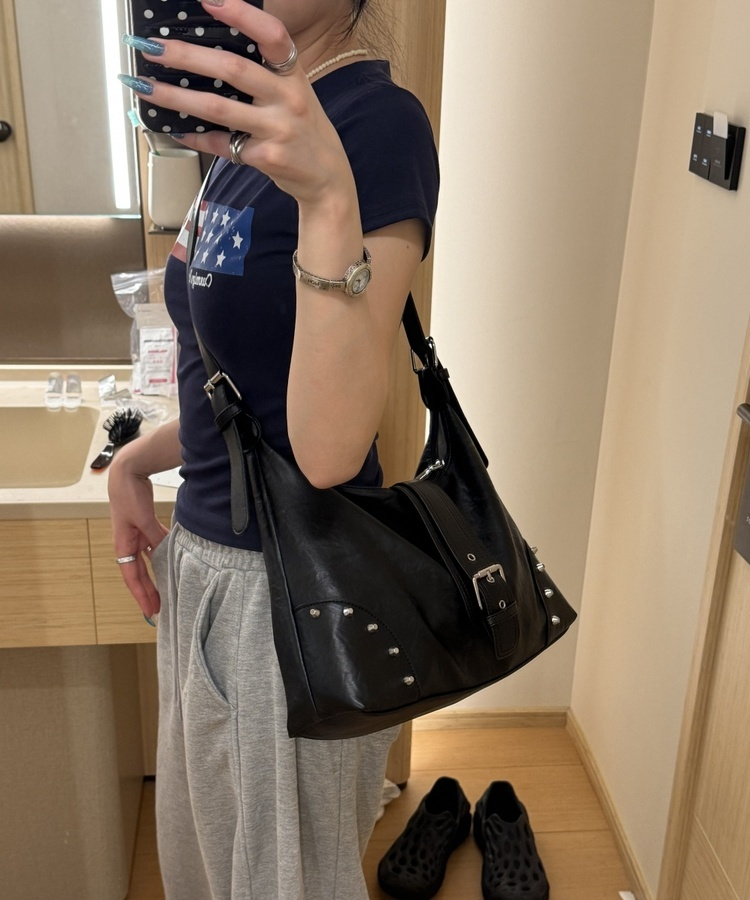 スタッズベルトショルダーバッグ BLACK