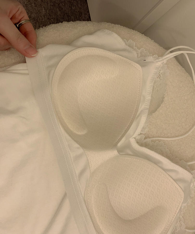 【カップ付き】ツインストラップレースキャミソール