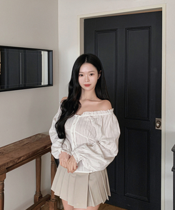 フリルネックオフショルダーブラウス IVORY