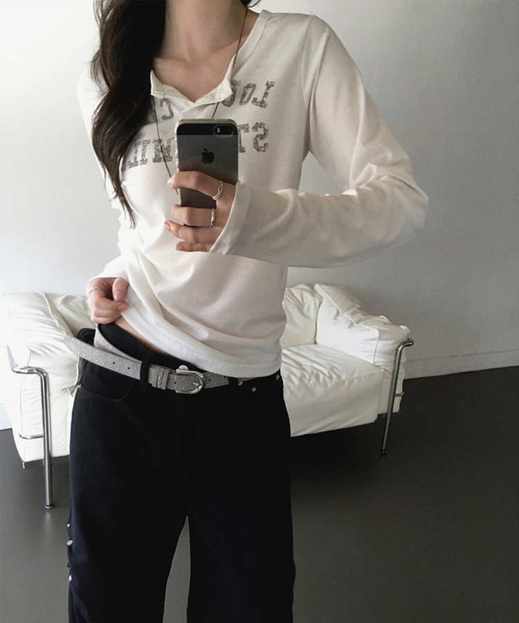ヘンリーネックレタリング長袖Tシャツ IVORY
