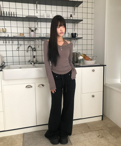 【丈別】ローライズブーツカットパンツ BLACK