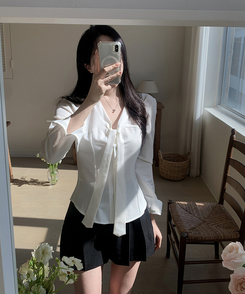 リボンタイスリムボタンブラウス IVORY