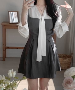 リボンタイスリムボタンブラウス IVORY