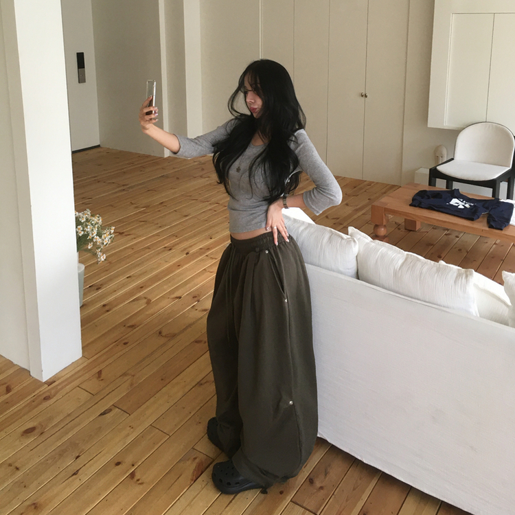 スタッズバルーンワイドトレーニングパンツ KHAKI