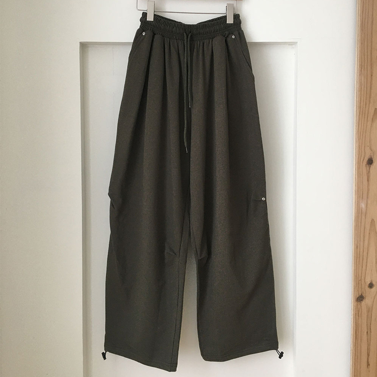 スタッズバルーンワイドトレーニングパンツ