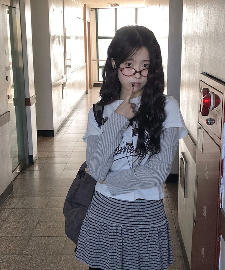 일체형 다일 호피 넘버 나염 레이어드 단가라 긴팔 티셔츠 아이보리