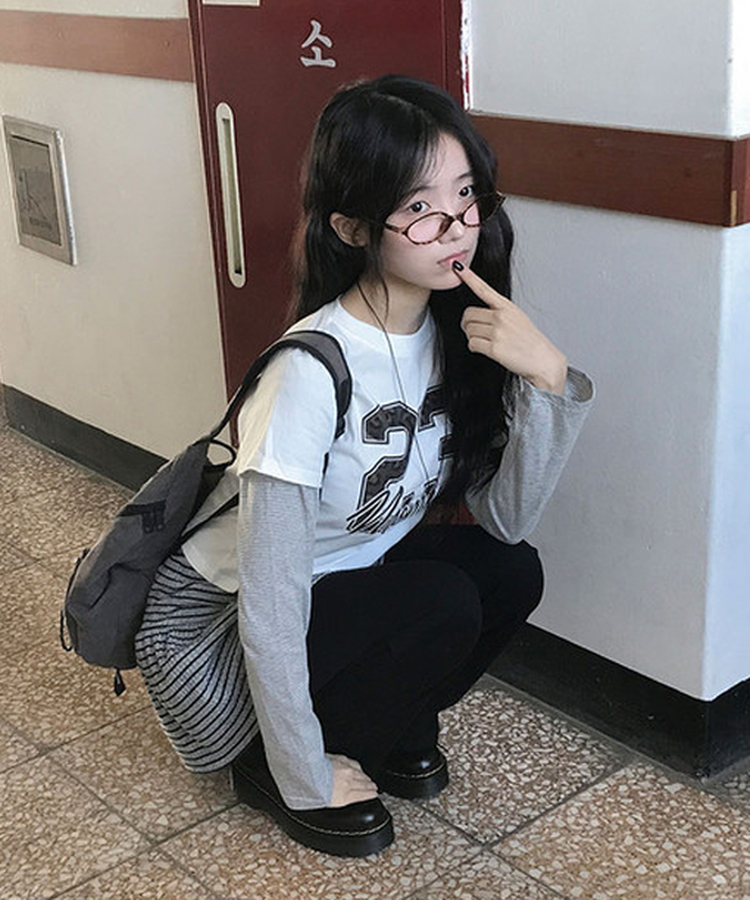 일체형 다일 호피 넘버 나염 레이어드 단가라 긴팔 티셔츠 아이보리