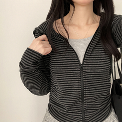 クロップドボーダージップアップ BLACK