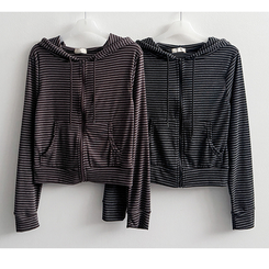 クロップドボーダージップアップ