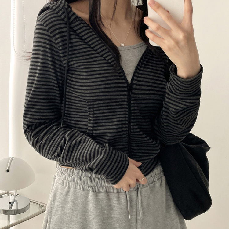 クロップドボーダージップアップ BLACK