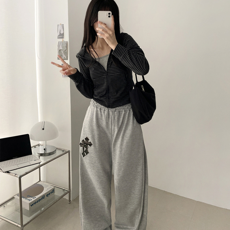 クロップドボーダージップアップ BLACK