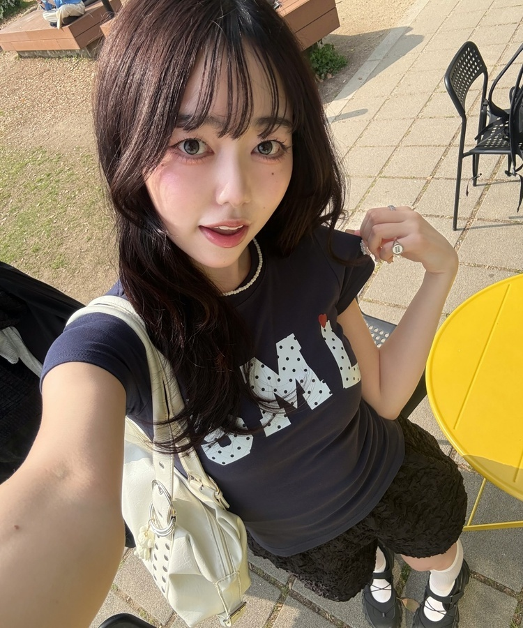 걸리 도트 로고 티셔츠 네이비