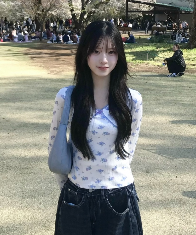 フラワーバックリボンレース長袖Ｔシャツ SKY BLUE