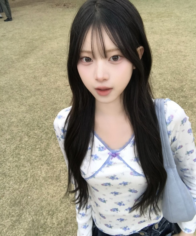 フラワーバックリボンレース長袖Ｔシャツ SKY BLUE