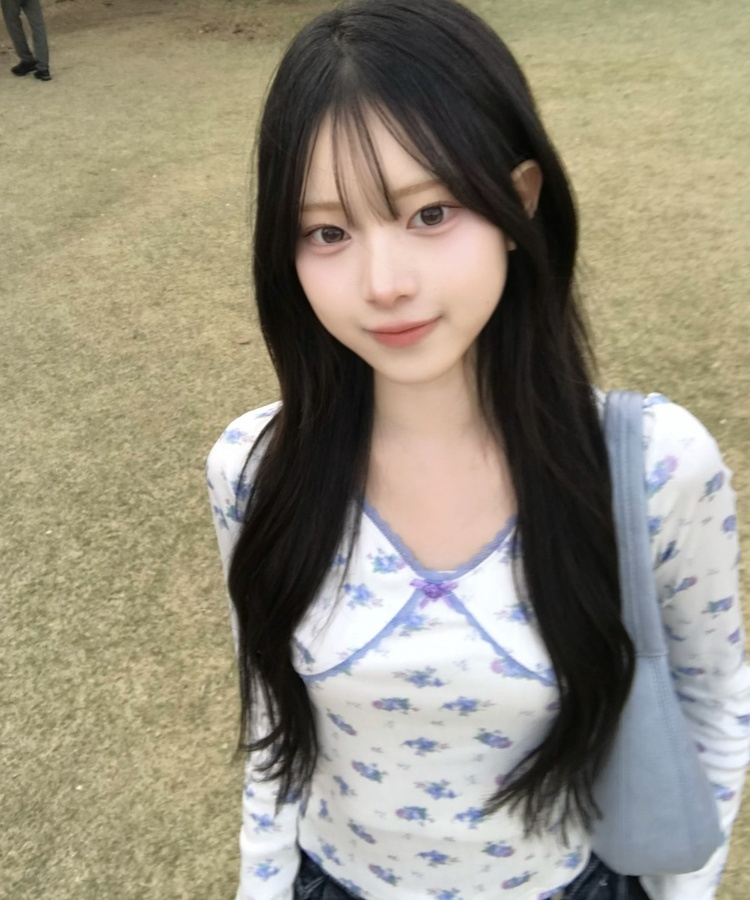 フラワーバックリボンレース長袖Ｔシャツ SKY BLUE