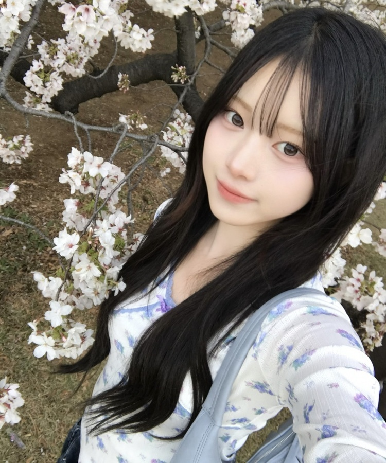 フラワーバックリボンレース長袖Ｔシャツ SKY BLUE