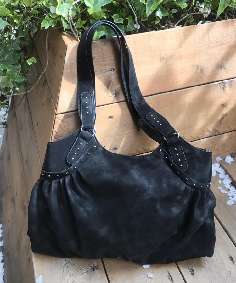 ヴィンテージスタッズシャーリングバッグ BLACK