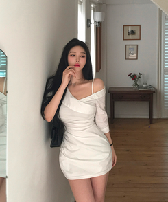 ワンオフショルダーシャーリングミニワンピース WHITE