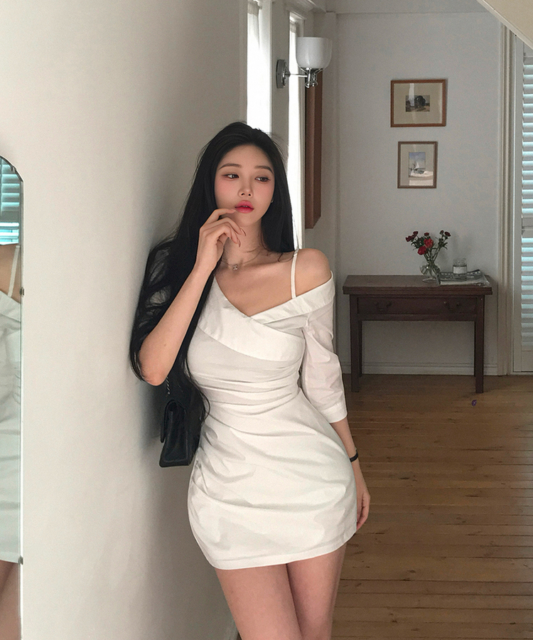 ワンオフショルダーシャーリングミニワンピース WHITE